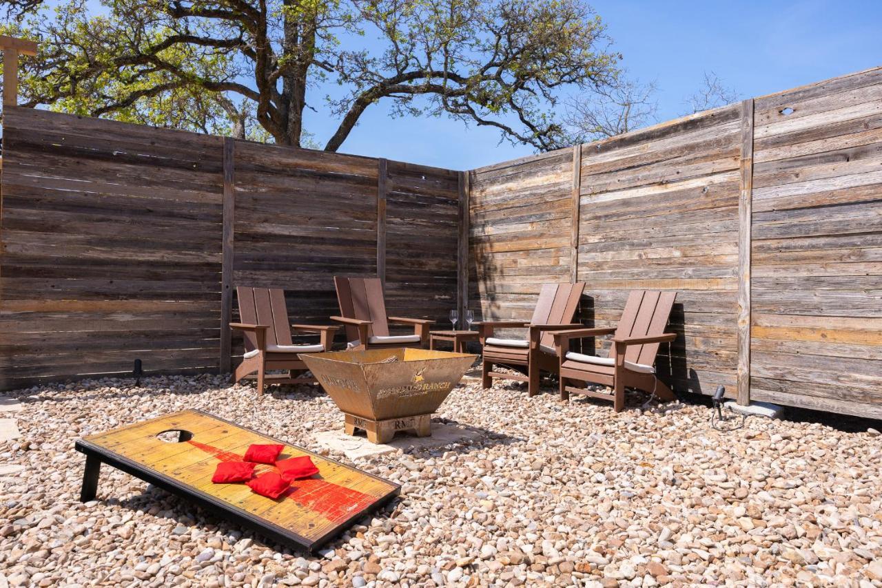 Romantic Tiny Luxury Retreat W Heated Pool, Sauna N Outdoor Shower In Wimberley 10 Acres 外观 照片