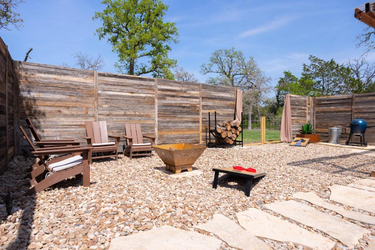 Romantic Tiny Luxury Retreat W Heated Pool, Sauna N Outdoor Shower In Wimberley 10 Acres 外观 照片