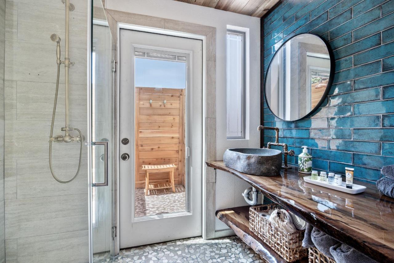 Romantic Tiny Luxury Retreat W Heated Pool, Sauna N Outdoor Shower In Wimberley 10 Acres 外观 照片