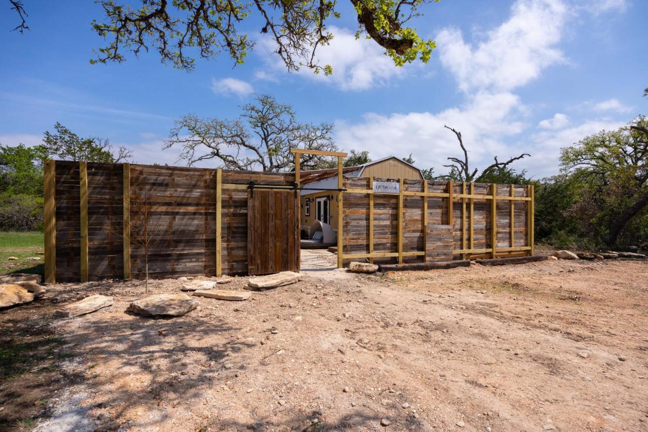 Romantic Tiny Luxury Retreat W Heated Pool, Sauna N Outdoor Shower In Wimberley 10 Acres 外观 照片