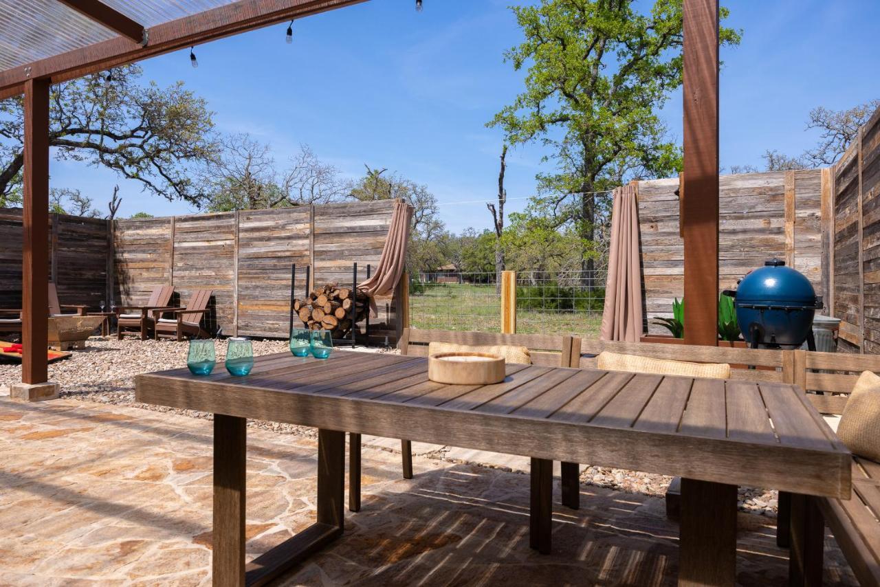 Romantic Tiny Luxury Retreat W Heated Pool, Sauna N Outdoor Shower In Wimberley 10 Acres 外观 照片