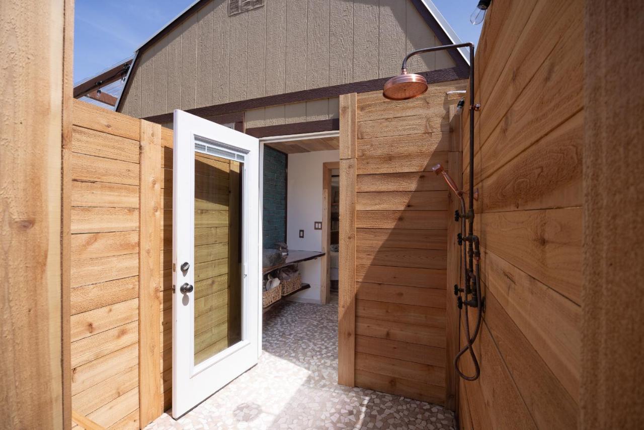 Romantic Tiny Luxury Retreat W Heated Pool, Sauna N Outdoor Shower In Wimberley 10 Acres 外观 照片