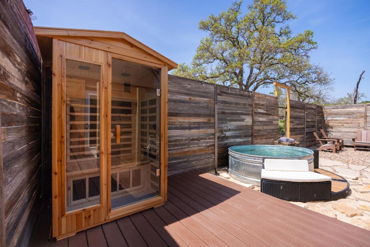 Romantic Tiny Luxury Retreat W Heated Pool, Sauna N Outdoor Shower In Wimberley 10 Acres 外观 照片