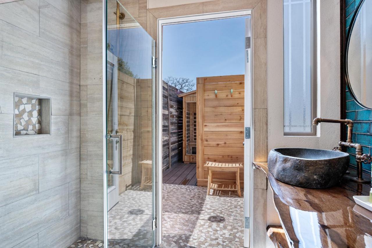 Romantic Tiny Luxury Retreat W Heated Pool, Sauna N Outdoor Shower In Wimberley 10 Acres 外观 照片