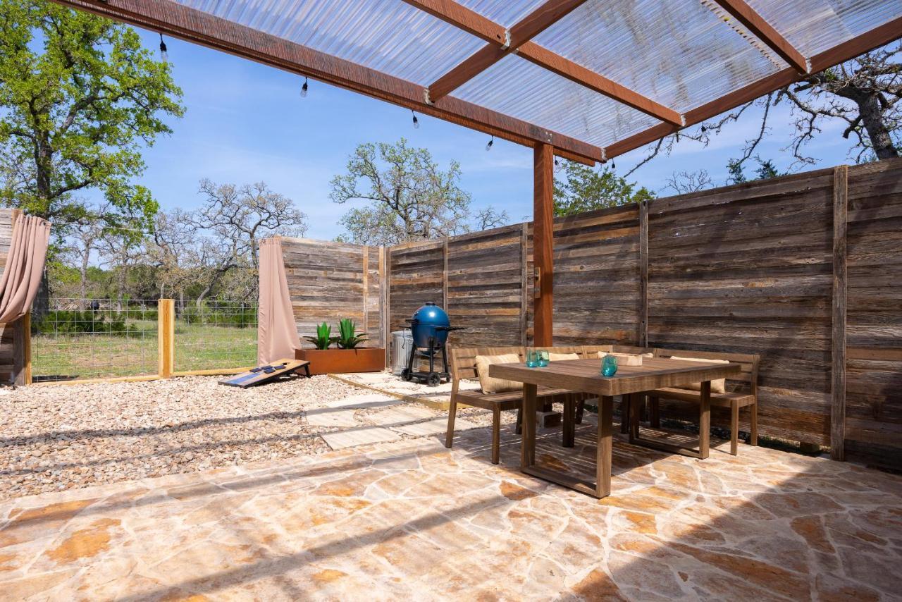 Romantic Tiny Luxury Retreat W Heated Pool, Sauna N Outdoor Shower In Wimberley 10 Acres 外观 照片